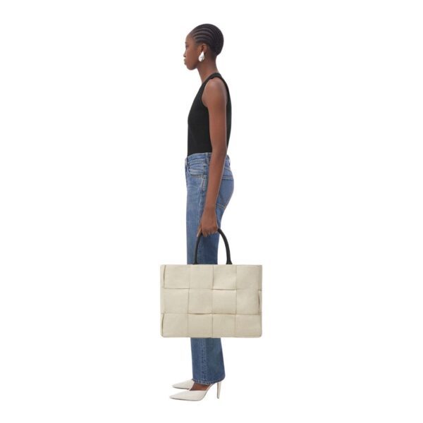 BOTTEGA VENETA LARGE ARCO TOTE BAG